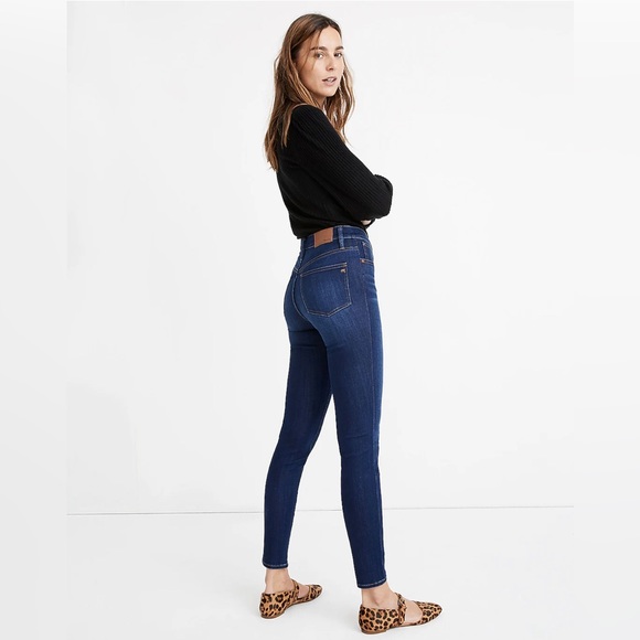 Madewell | 9” Mid Rise Button Jeans - Picture 3 of 3